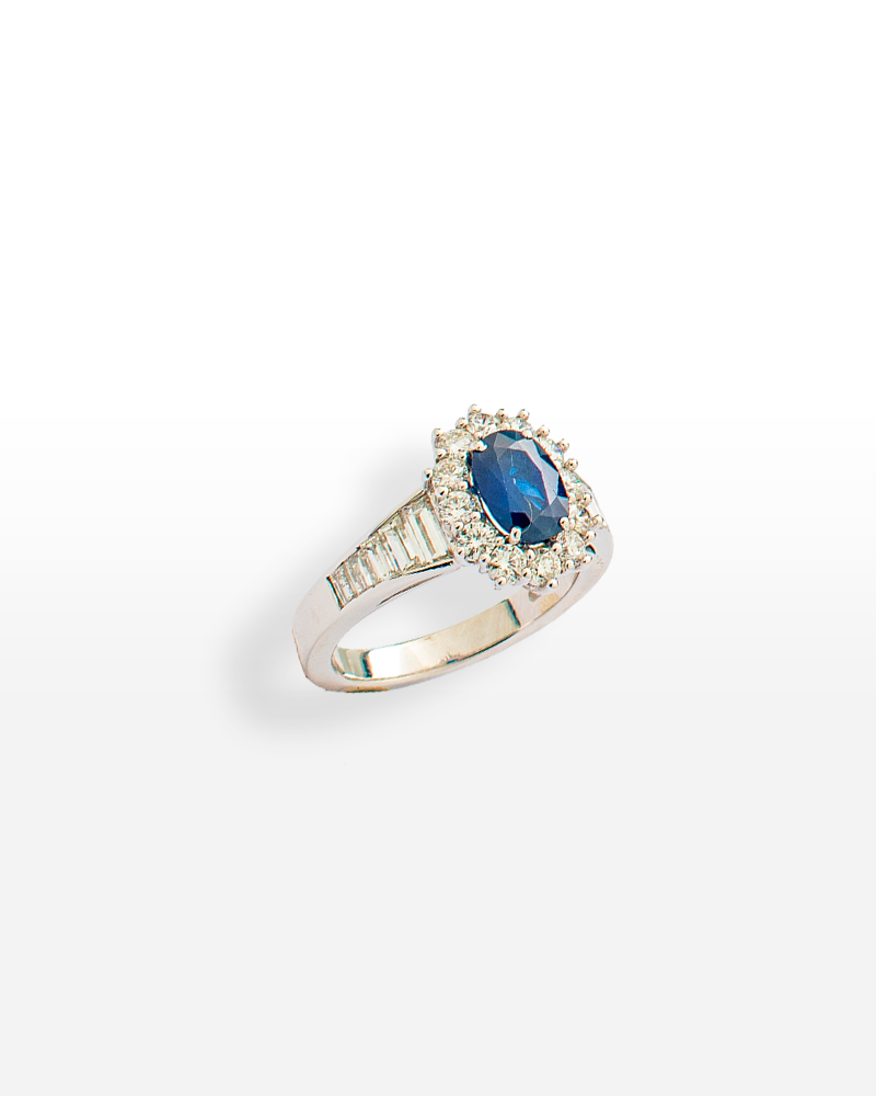Gioielleria Mario Roggero | Anello zaffiro blu e diamanti
